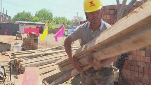 建筑木工石新 希望能為家鄉的建設出一份力