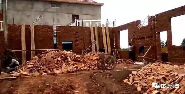 曬家丨徐女士江西農(nóng)村蓋別墅,3層300平30萬就建好,怎么做到的?