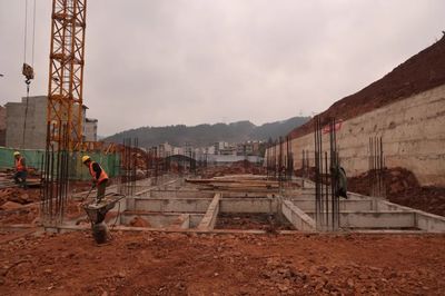 施秉:全力以“復”推進項目建設