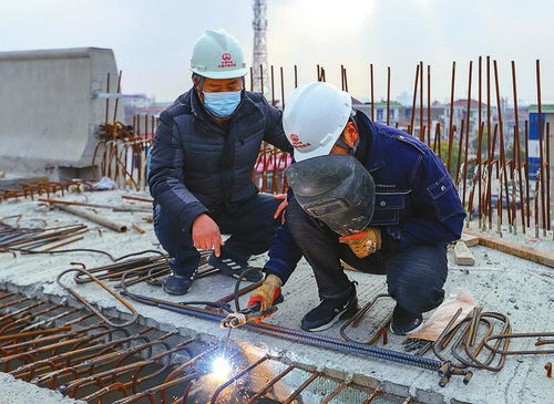 為確保鹽豐快速通道上半年通車 50名建設者選擇春節堅守崗位